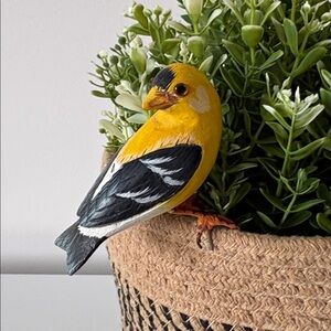 Vintage Hand Carved Goldfinch American Male Hand Painted